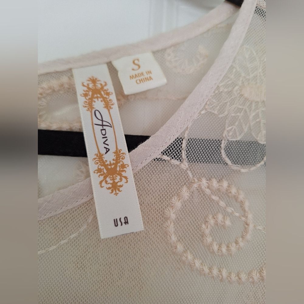 Adiva lace cream top size S - Picture 2 of 7